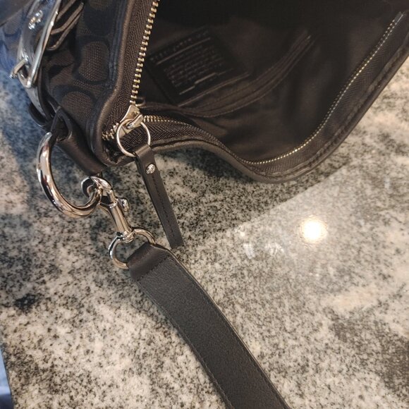 Coach Signature Purse - Shoulder Crossbody Bag, Leather/Canvas, Black. - Picture 16 of 16